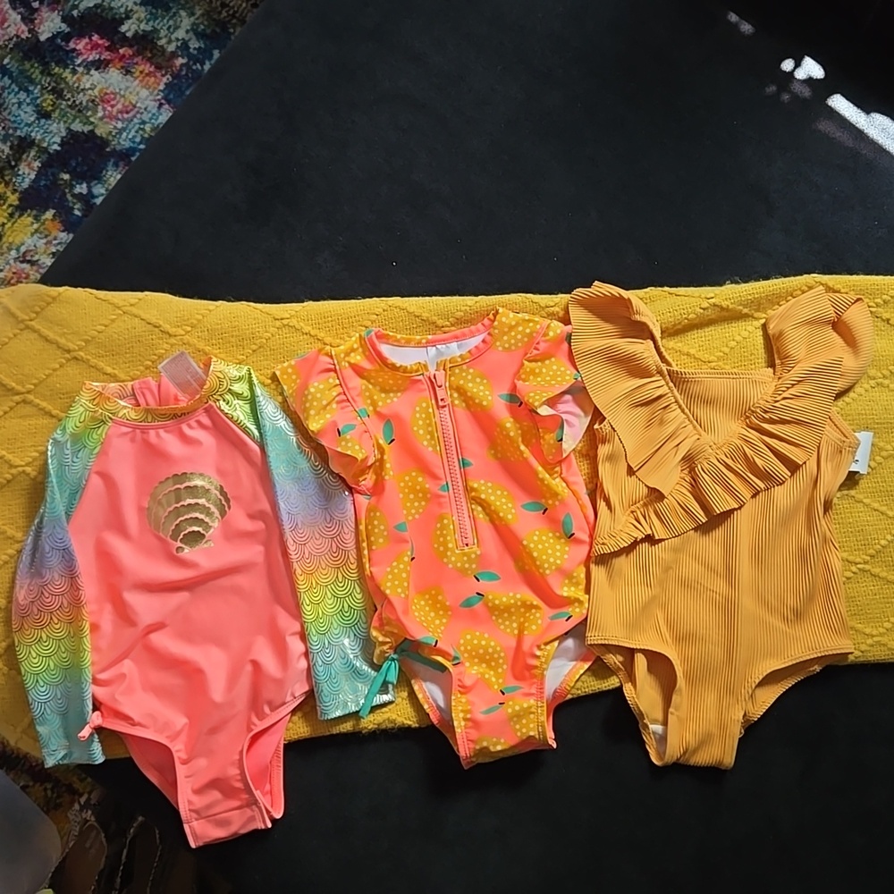 Colorful Kids' Swimsuit Set - Picture 2 of 3